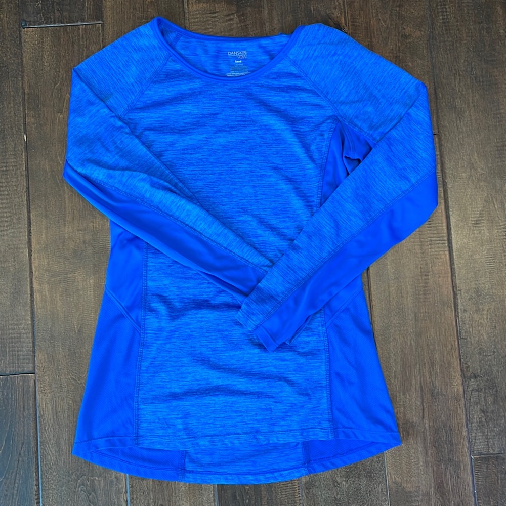 ✅Danskin athletic polyester blue shirt, great condition